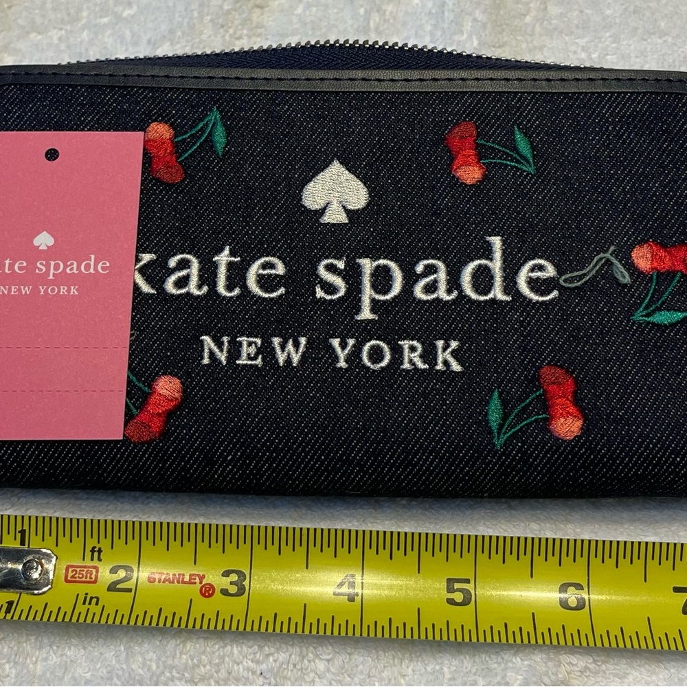 Kate Spade Wallet - Picture 4 of 5